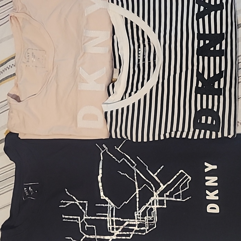 Ladies DKNY short sleeved tees, selling all as a bundle